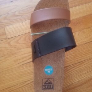 Reef Men's Tan and Black Slide Sandals
